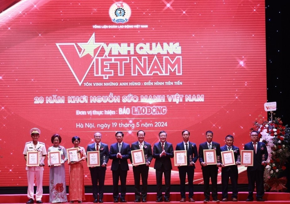 vinh-quang-viet-nam-05-1716121461.jpg