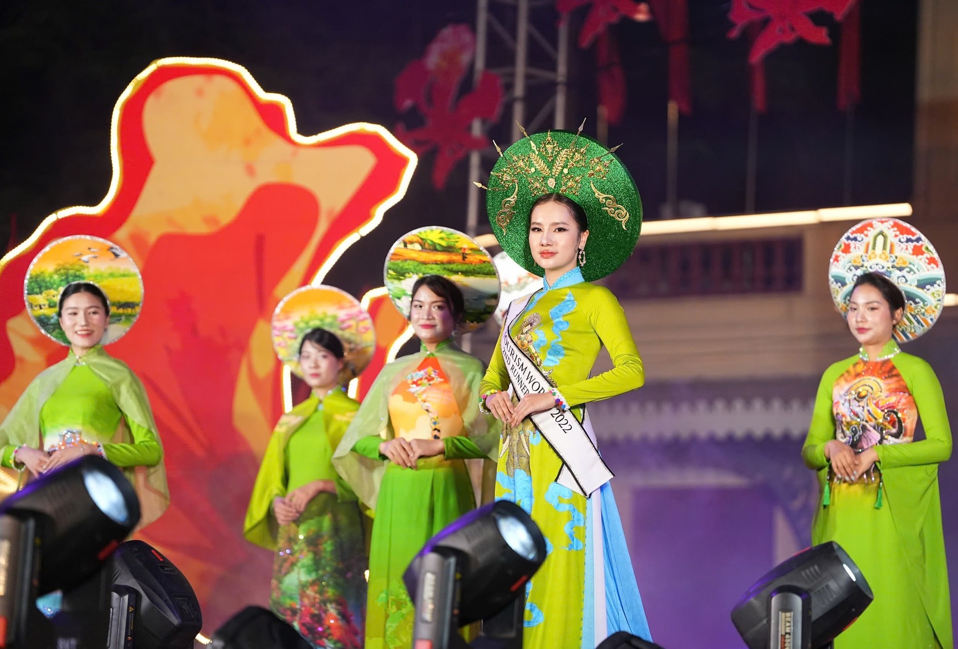 le-hoi-ao-dai-hai-phong-3-1746692018.jpg