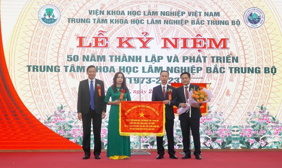 Trung tâm Khoa học Lâm nghiệp Bắc Trung Bộ tổ chức lễ kỷ niệm 50 năm thành lập và phát triển