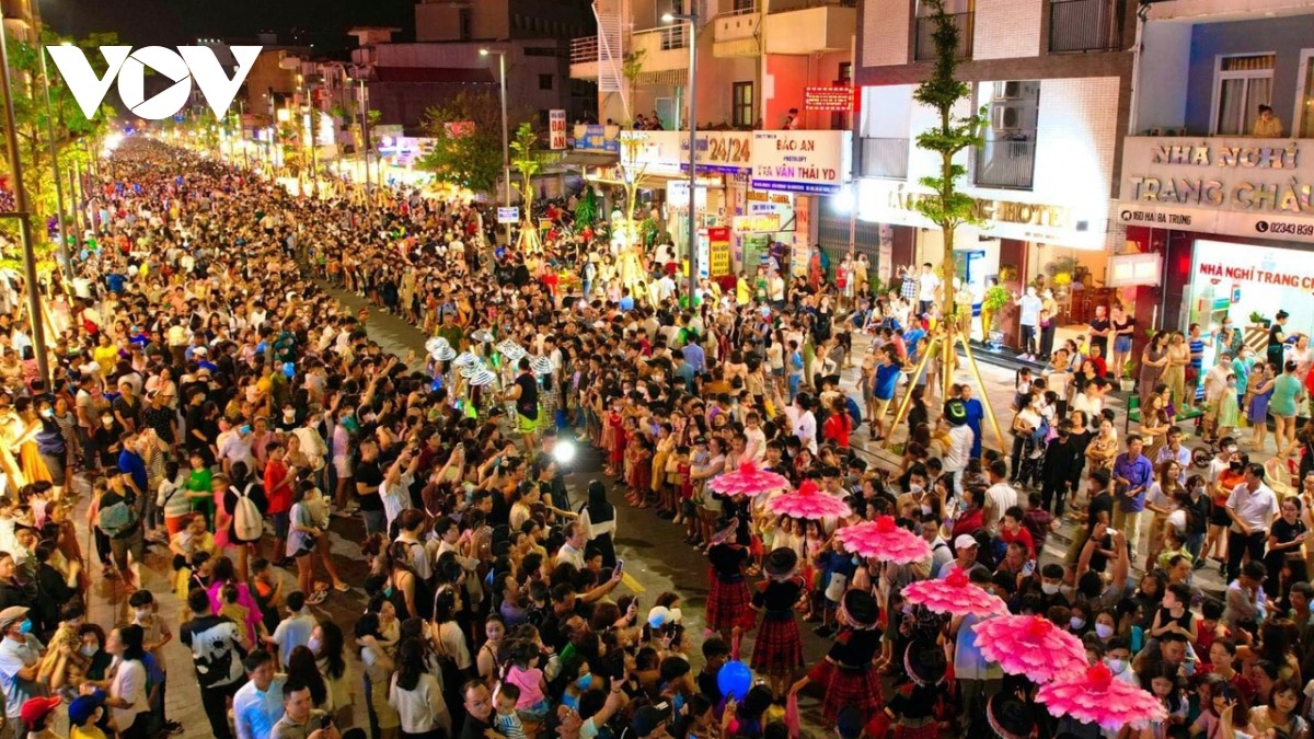 Thừa Thiên Huế khởi động mùa du lịch với chương trình Carnival Sắc màu