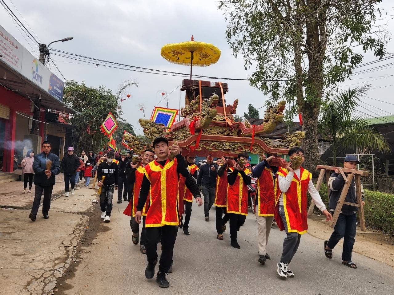 Chùm ảnh: Hà Tĩnh, hàng ngàn người tham gia lễ hội rước sắc vua Hàm Nghi ban tặng