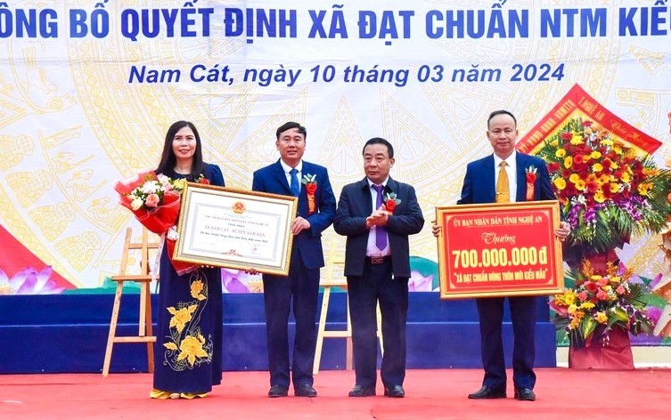 Xã Nam Cát (huyện Nam Đàn) đạt chuẩn nông thôn mới kiểu mẫu