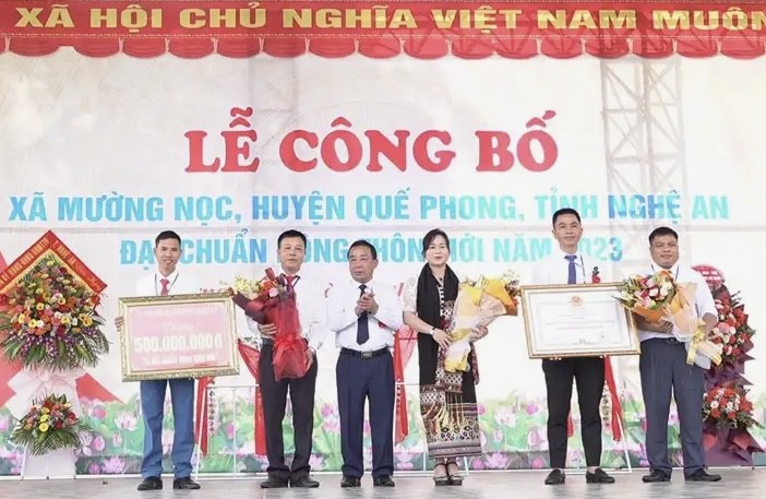 Xã Mường Nọc (huyện Quế Phong) đón nhận Bằng công nhận đạt chuẩn Nông thôn mới