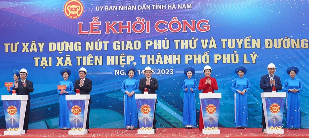 Chủ tịch Quốc hội dự Lễ khởi công Dự án đầu tư xây dựng nút giao Phú Thứ tại Hà Nam