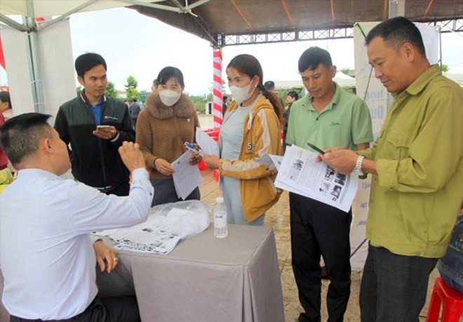 ngay-cang-co-nhieu-lao-dong-tre-o-dak-nong-quan-tam-tim-hieu-cac-thong-tin-lien-quan-den-linh-vuc-xuat-khau-lao-dong-1722839214.jpg