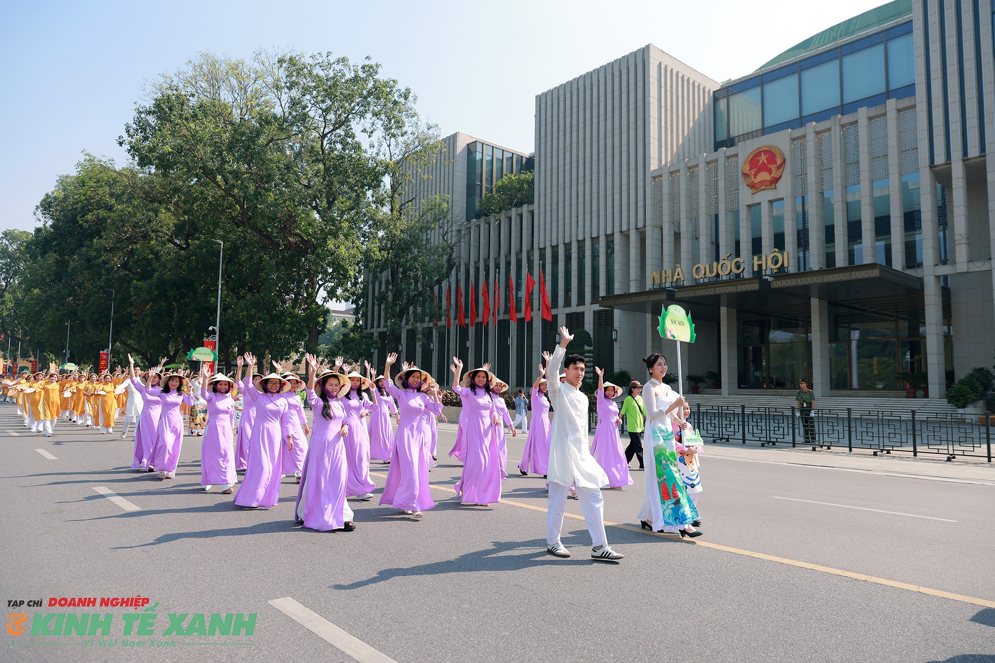 Hơn 1000 phụ nữ Hà Nội tham dự Carnaval Áo dài "Phụ nữ Thủ đô hội nhập và phát triển" năm 2024