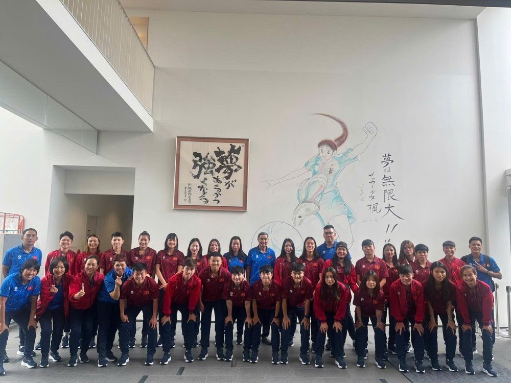 Đội tuyển nữ Việt Nam đã đặt chân đến thành phố Osaka, bắt đầu chuyến tập huấn tại Nhật Bản