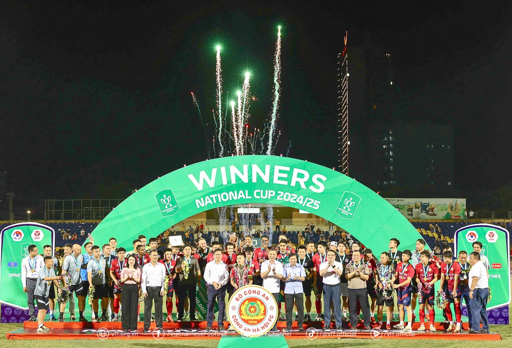 CLB Công An Hà Nội thắng đậm chủ nhà Sông Lam Nghệ An 5-0 ở trận chung kết Cúp Quốc gia 2024-2025