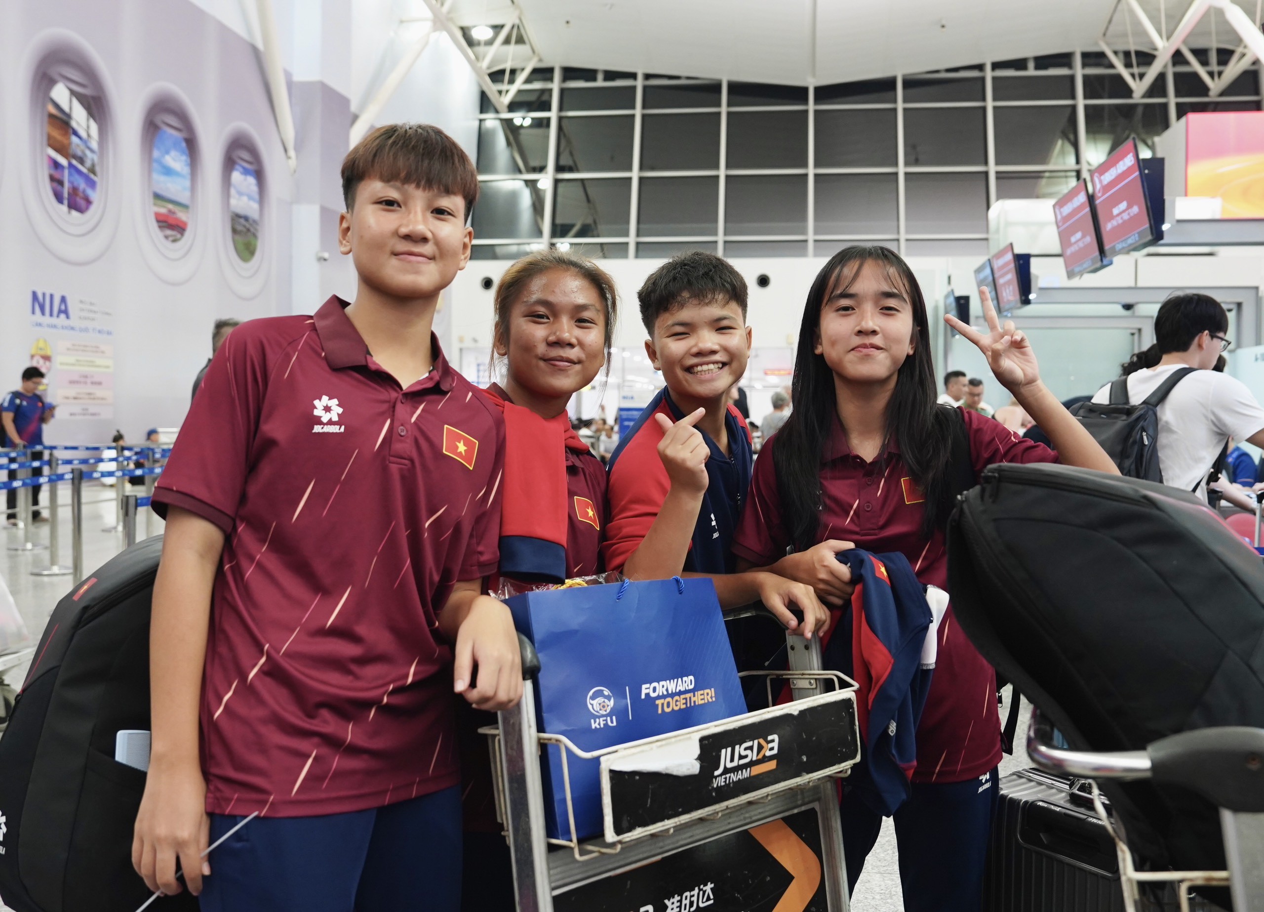 Đội tuyển U17 nữ Việt Nam tập huấn trong chương trình "Giấc mơ Bundesliga" tại CHLB Đức