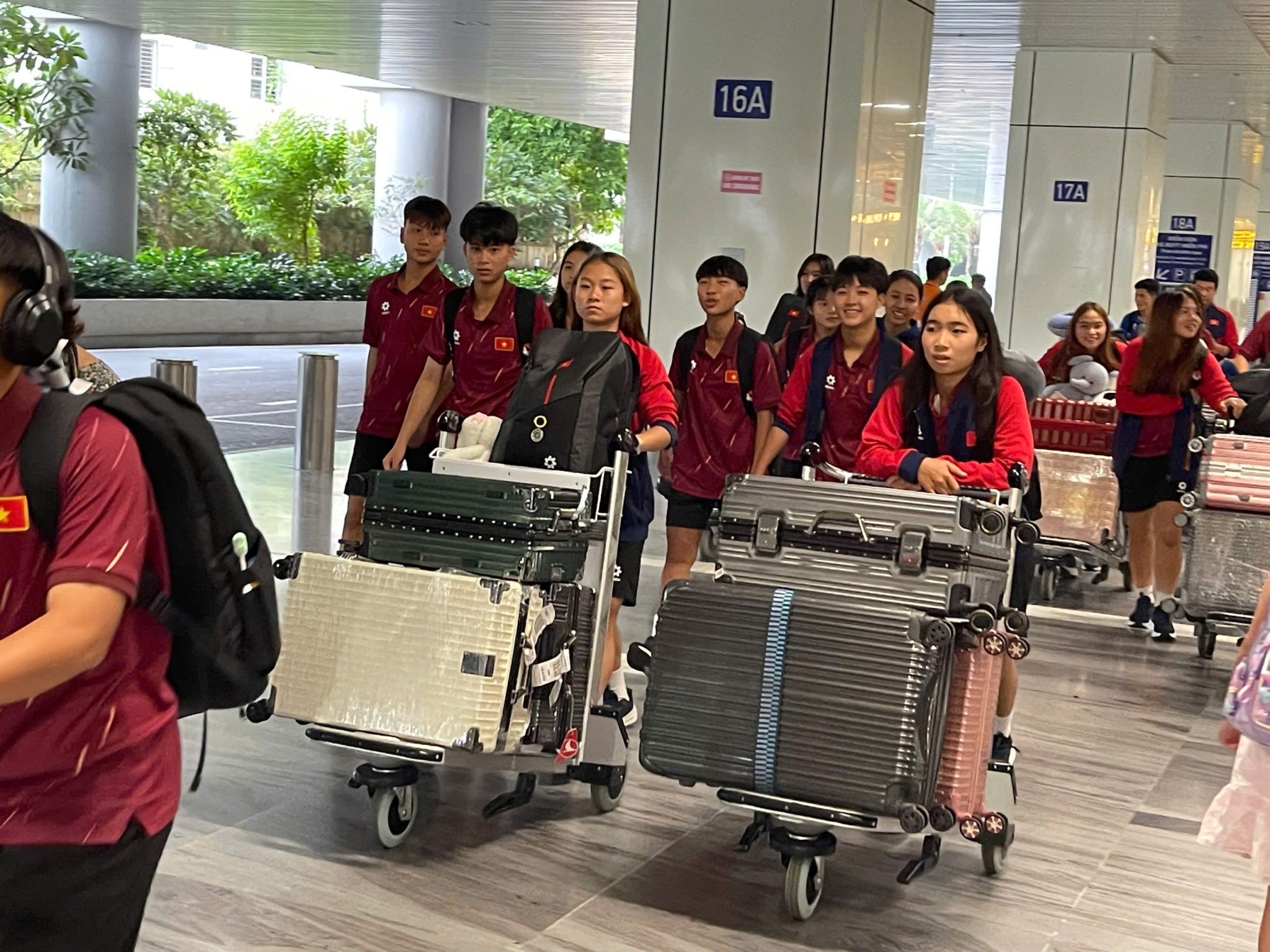 Đội tuyển U17 nữ Việt Nam lên đường vào TP. Hồ Chí Minh, chuẩn bị tham dự Vòng loại U17 nữ châu Á 2026
