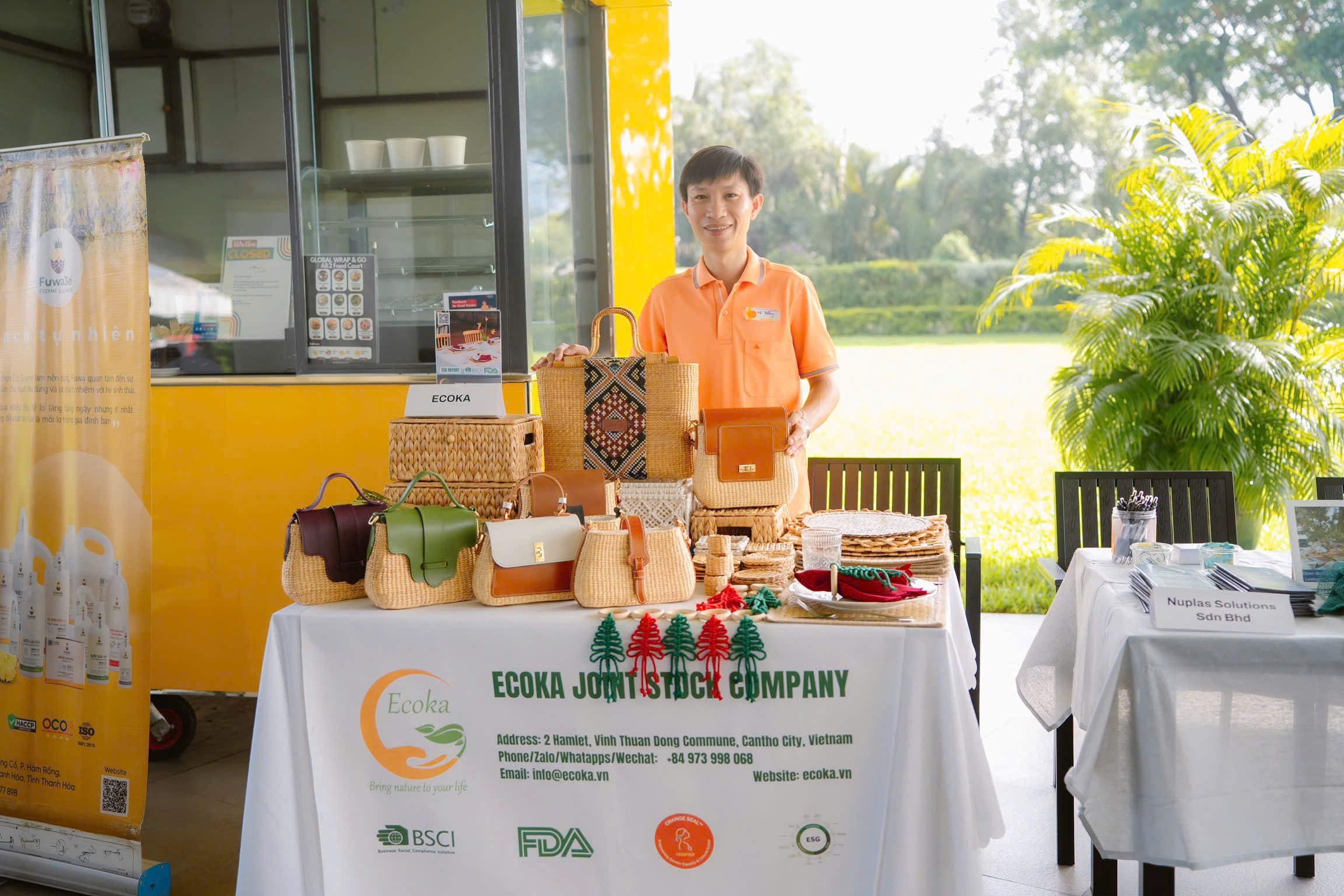 Từ sợi lục bình quê nhà đến đơn hàng xuất khẩu