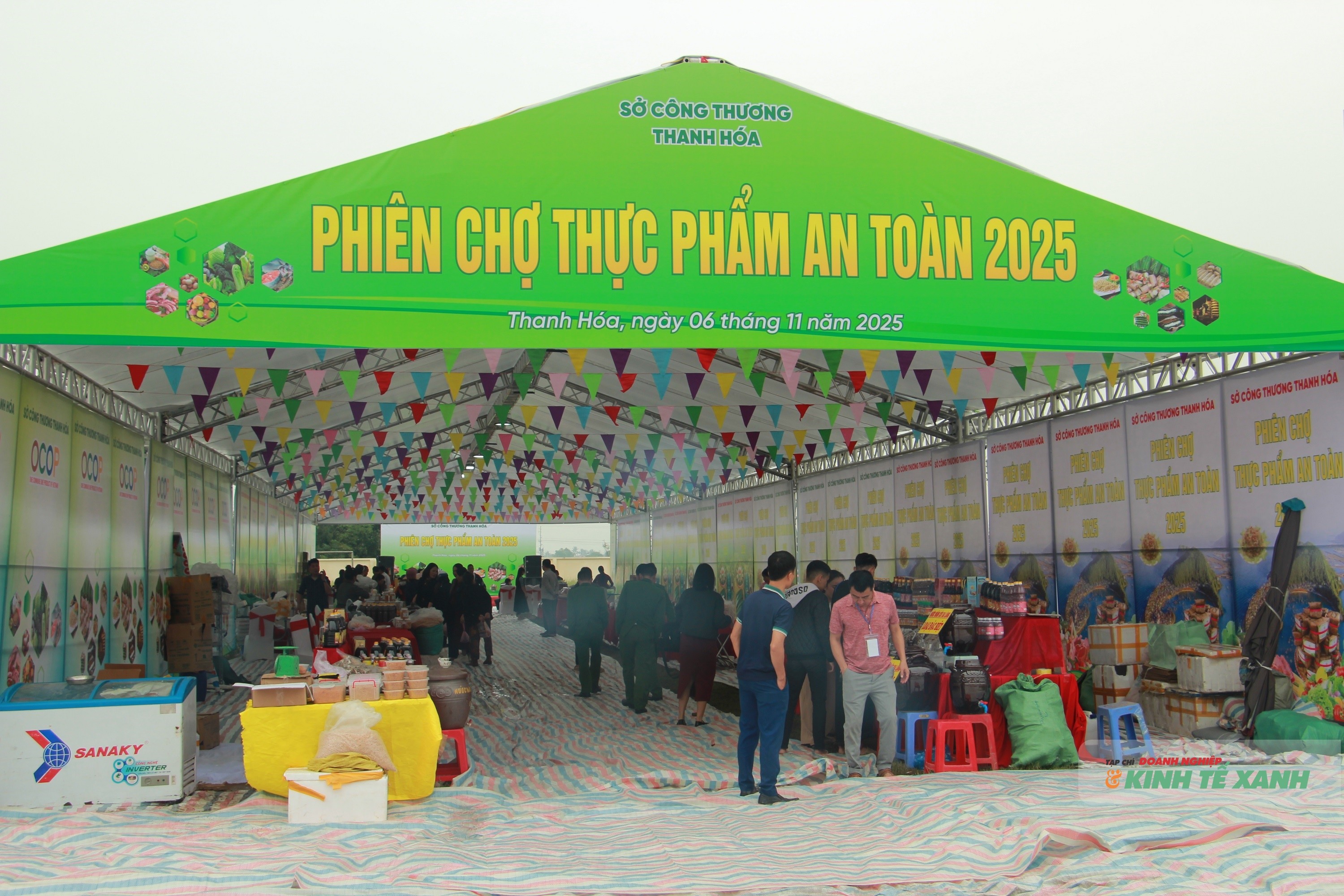 phien-cho-an-toan-1-1762404418.JPG