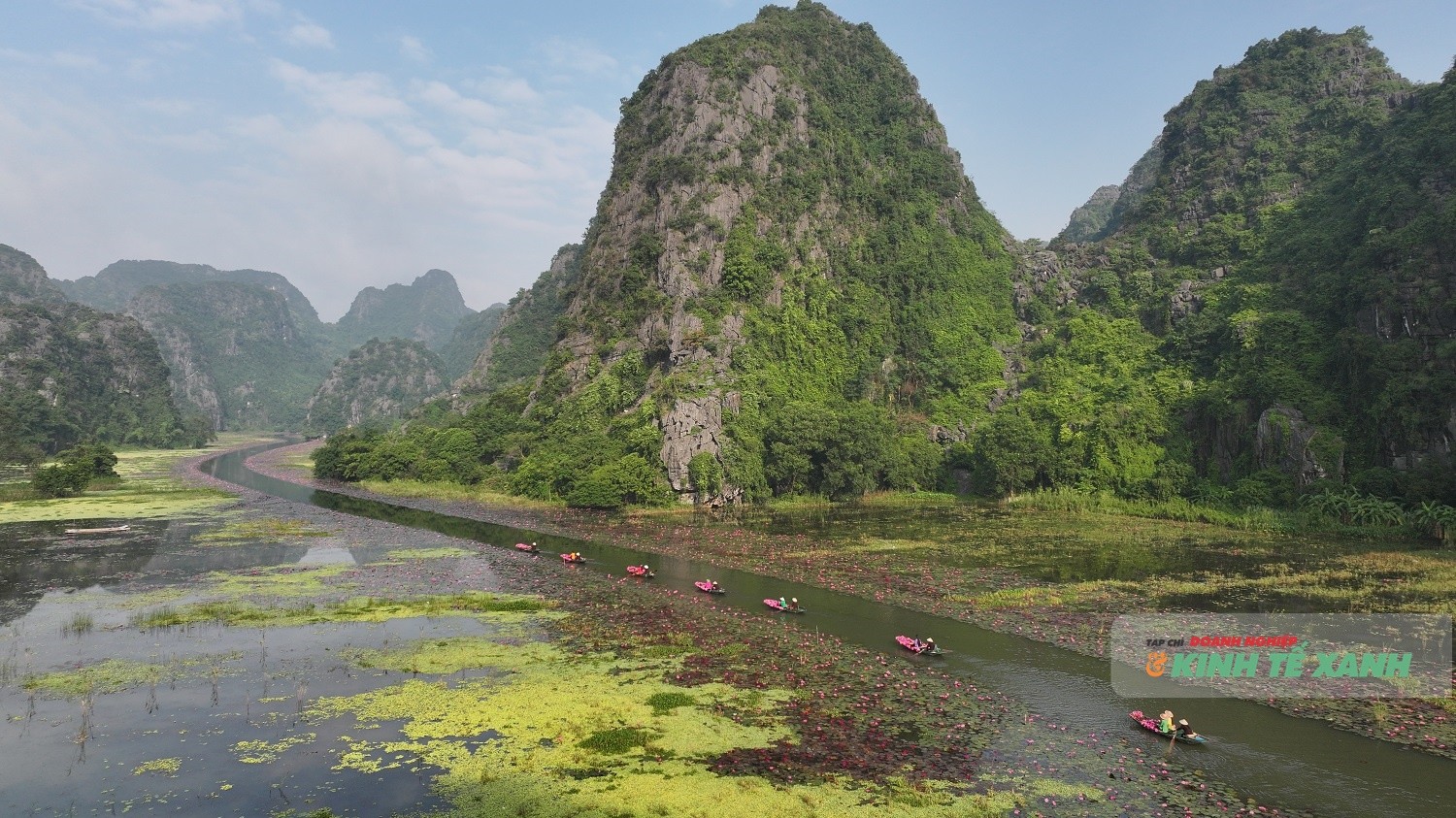 du-lich-ninh-binh-1-1765373184.JPG