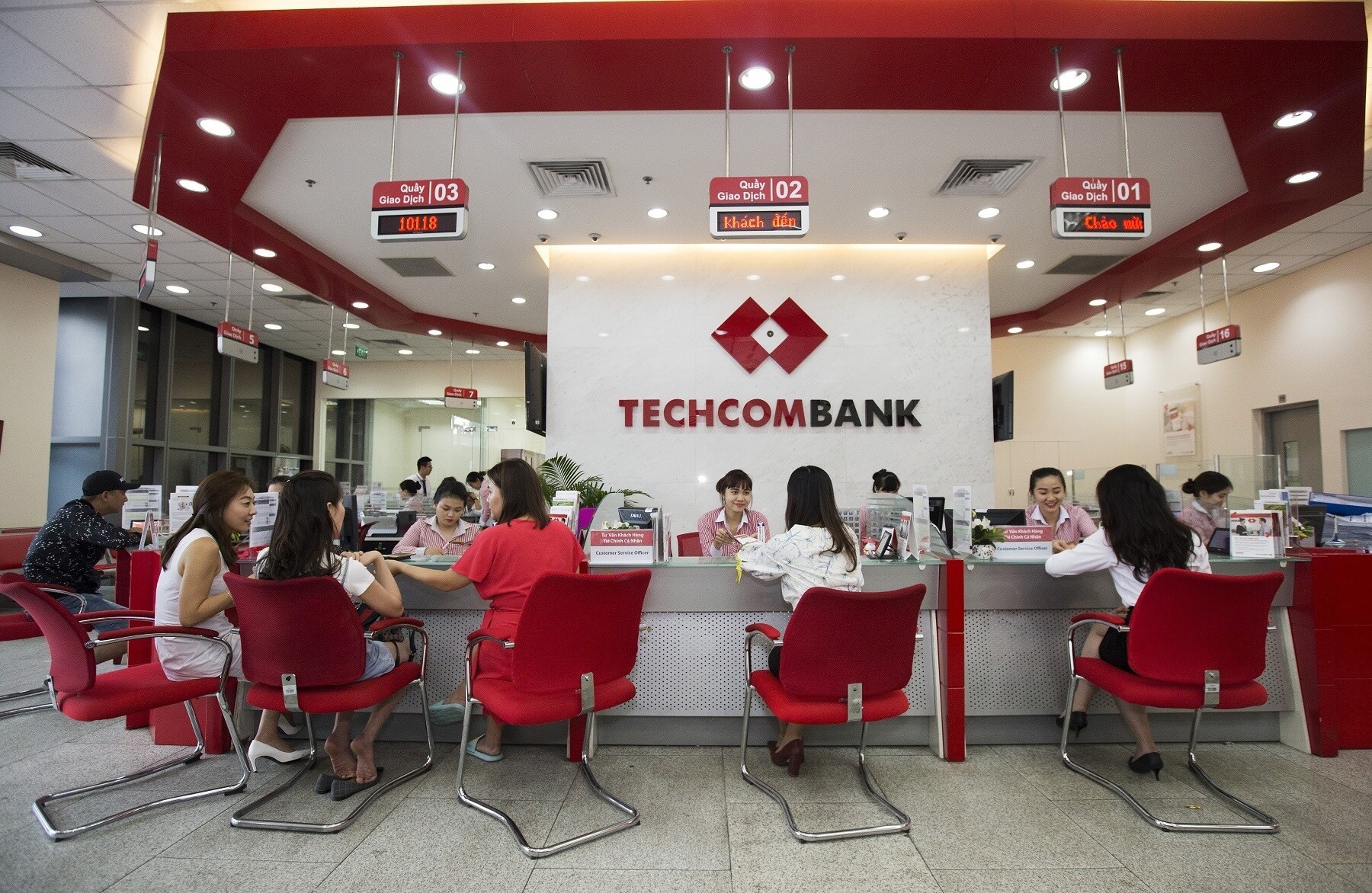 techcombank2-1584432772-width1800height1172-1741140147799-1741140148945418953080-1760001911.webp