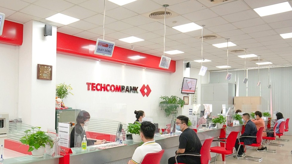 ngan-hang-techcombank-tcb-huy-dong-thanh-cong-them-6-668b35a131f3e-1761317812.jpg
