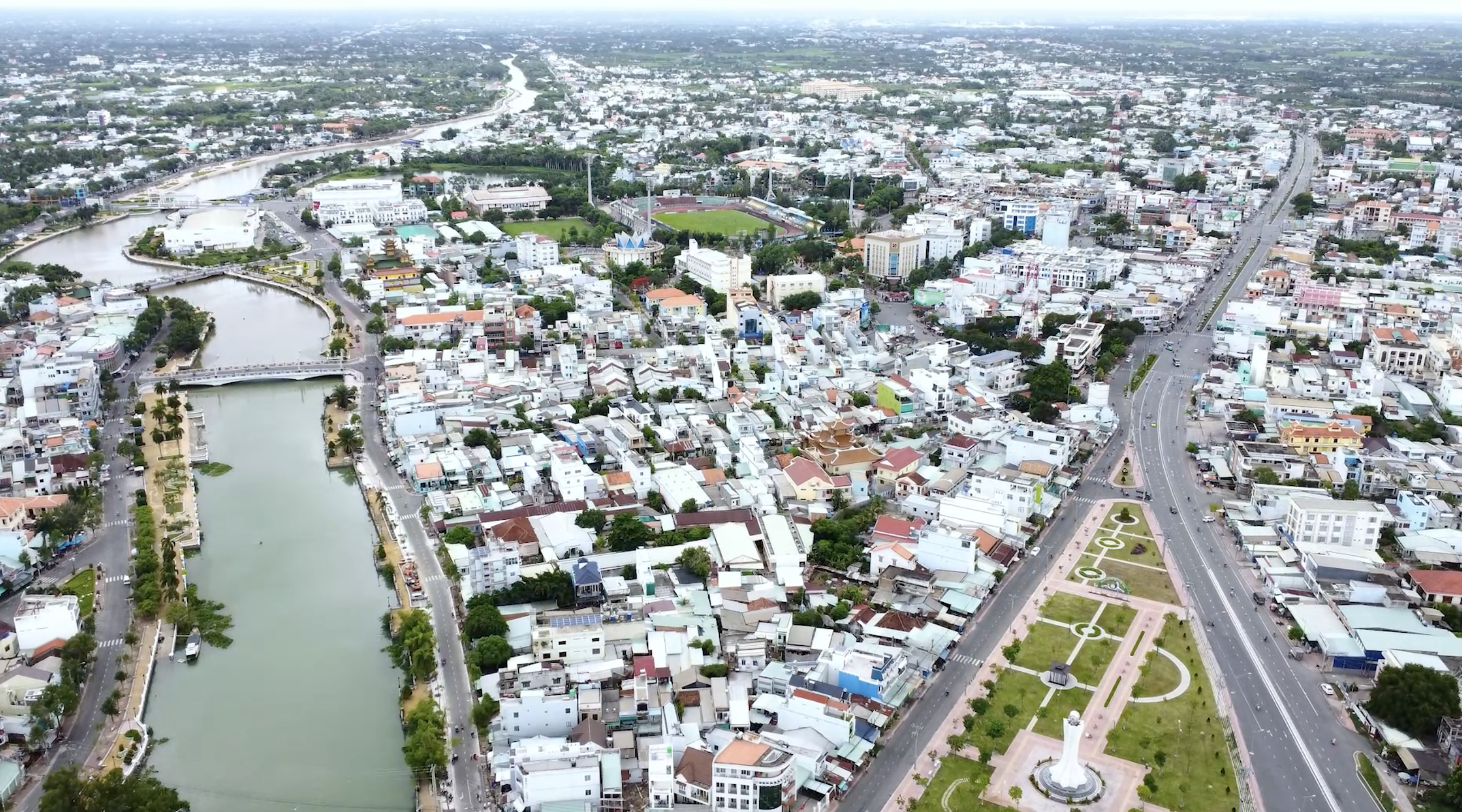 Long An: Phát triển đô thị và thị trường bất động sản vẫn đang đứng trước cơ hội và sẵn sàng bứt phá trong tương lai