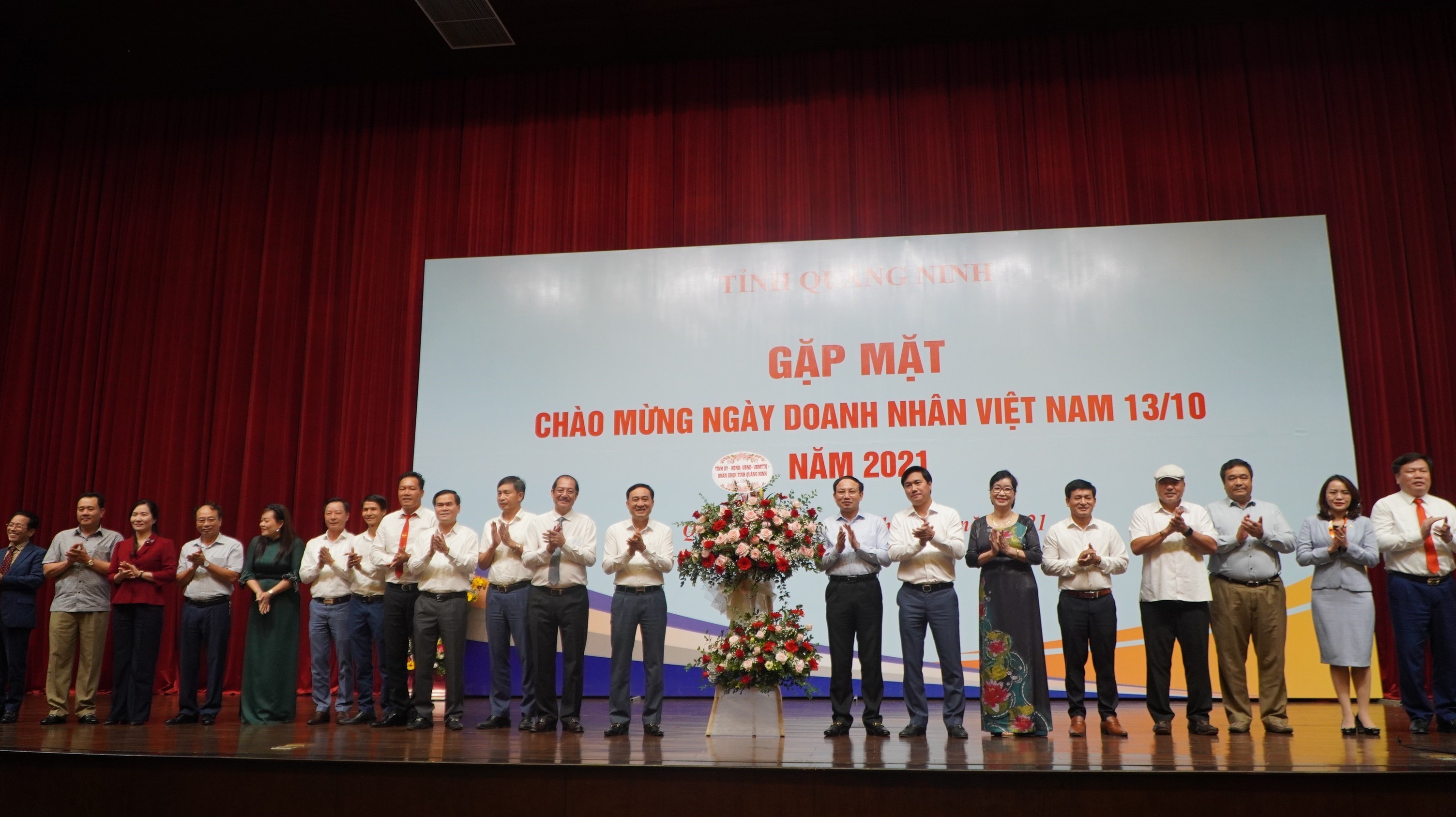 vna-potal-quang-ninh-gap-mat-chao-mung-ngay-doanh-nhan-viet-nam-1310-5709185-1633792354.jpeg