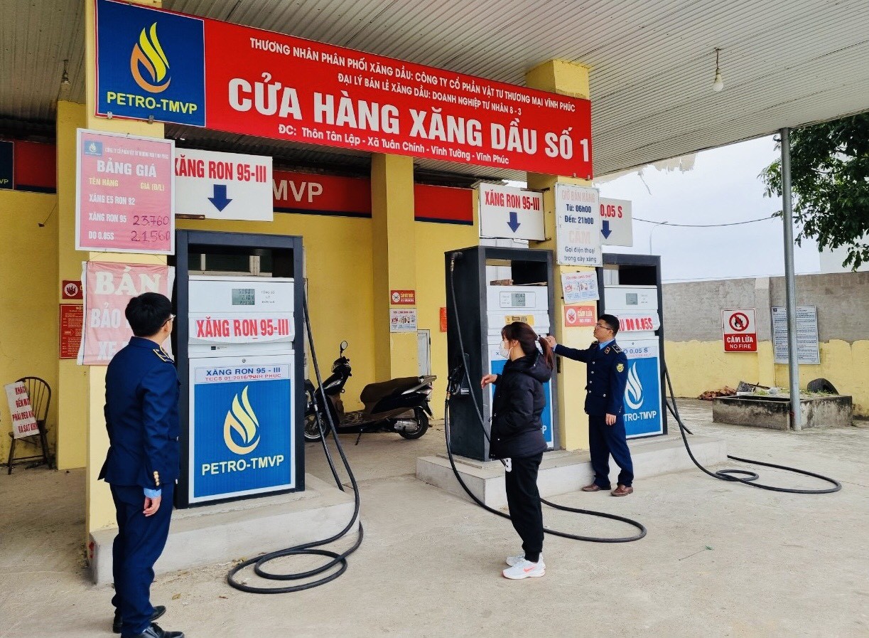 Xử phạt 80 triệu đồng Doanh nghiệp tư nhân 8-3 kinh doanh khi Giấy phép kinh doanh xăng dầu hết hiệu lực