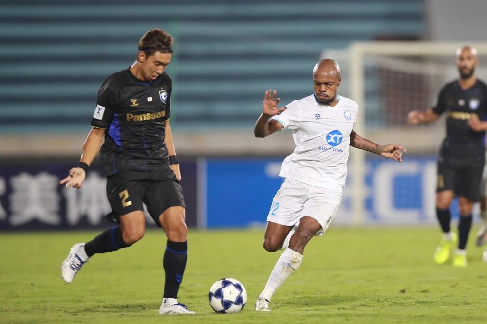 Nam Định FC không thể đánh bại Gamba Osaka trong trận tái đấu