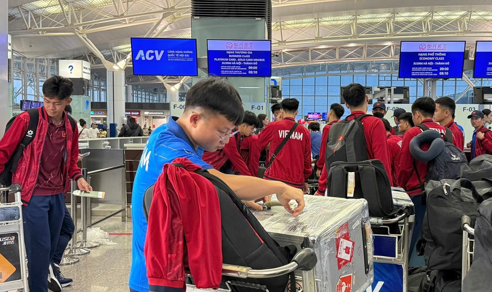 Đội tuyển U22 Việt Nam lên đường sang Trung Quốc dự giải CFA Team China Panda Cup 2025