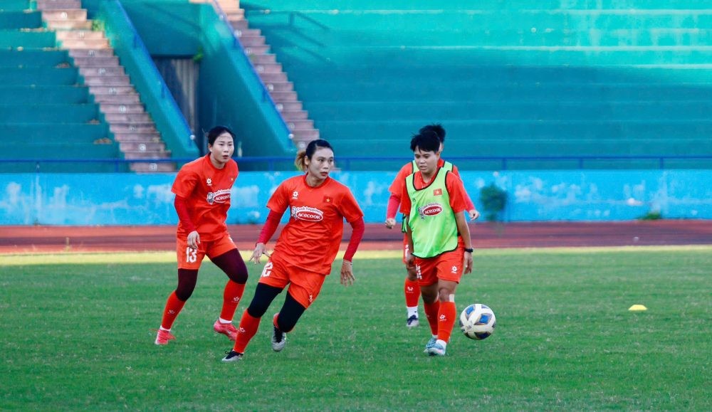 Đội tuyển nữ Việt Nam di chuyển lên Phú Thọ rèn quân, chuẩn bị tập huấn tại Nhật Bản