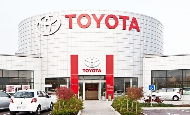 Dịch COVID-19: Doanh số bán xe Toyota tại Việt Nam giảm 19%