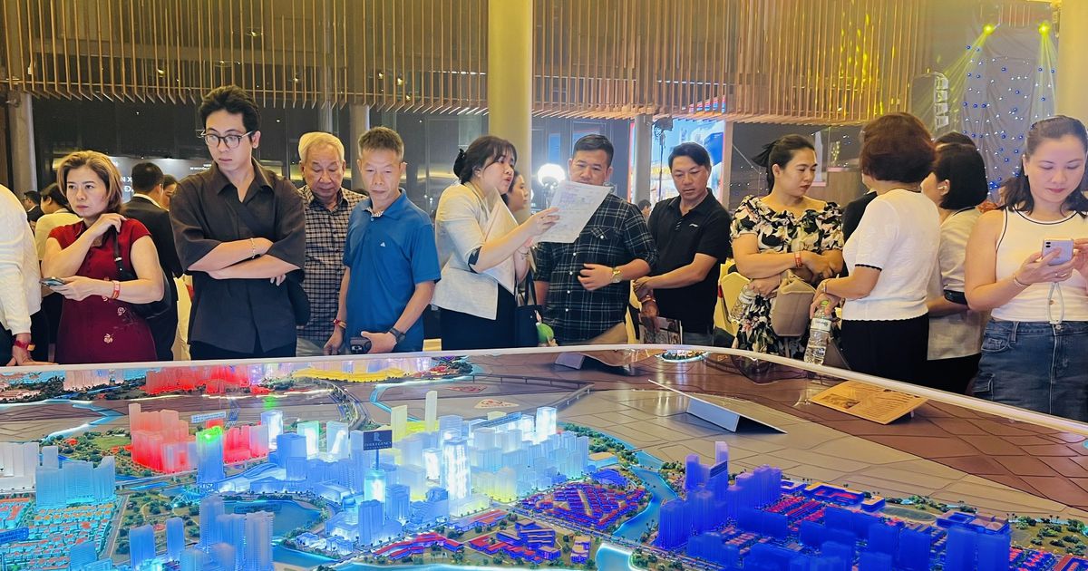 Doanh nghiệp địa ốc “hãm phanh”