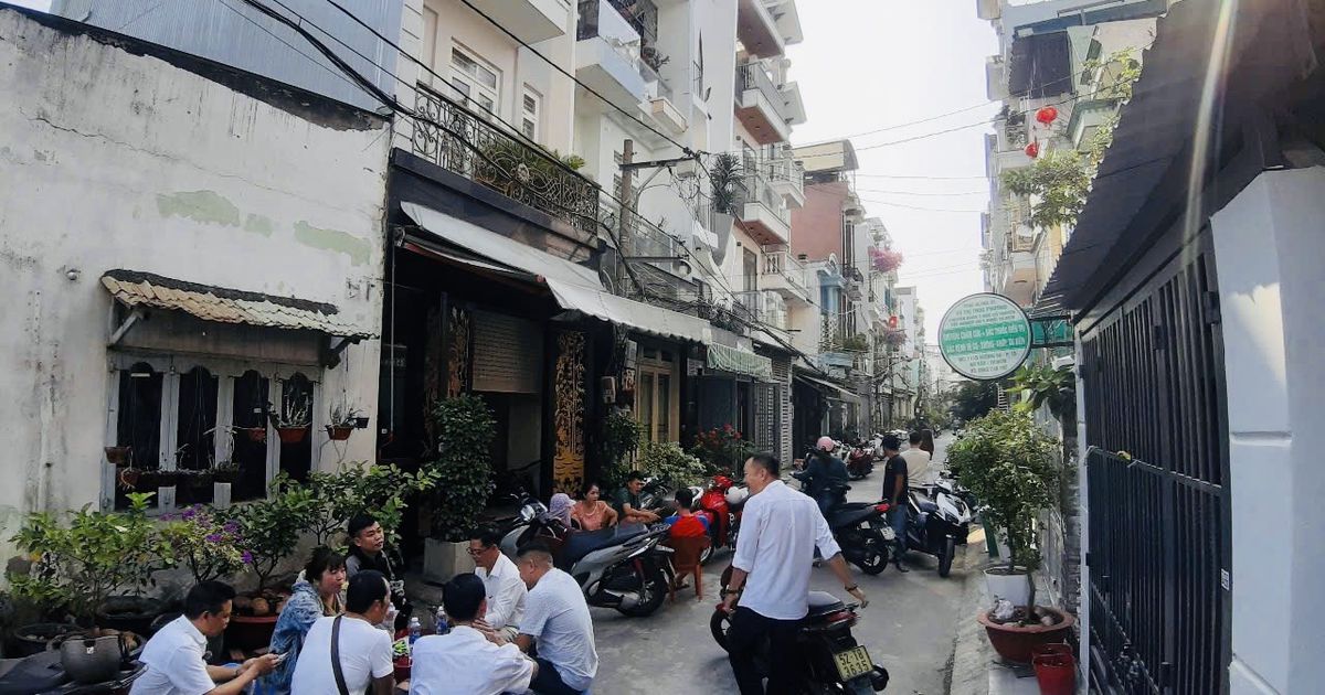 Môi giới bất động sản “đói”