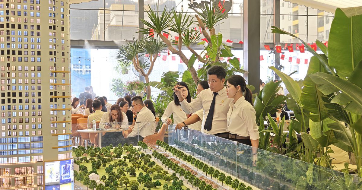 “Ngược dòng” thời khó: Doanh nghiệp địa ốc rục rịch ra hàng