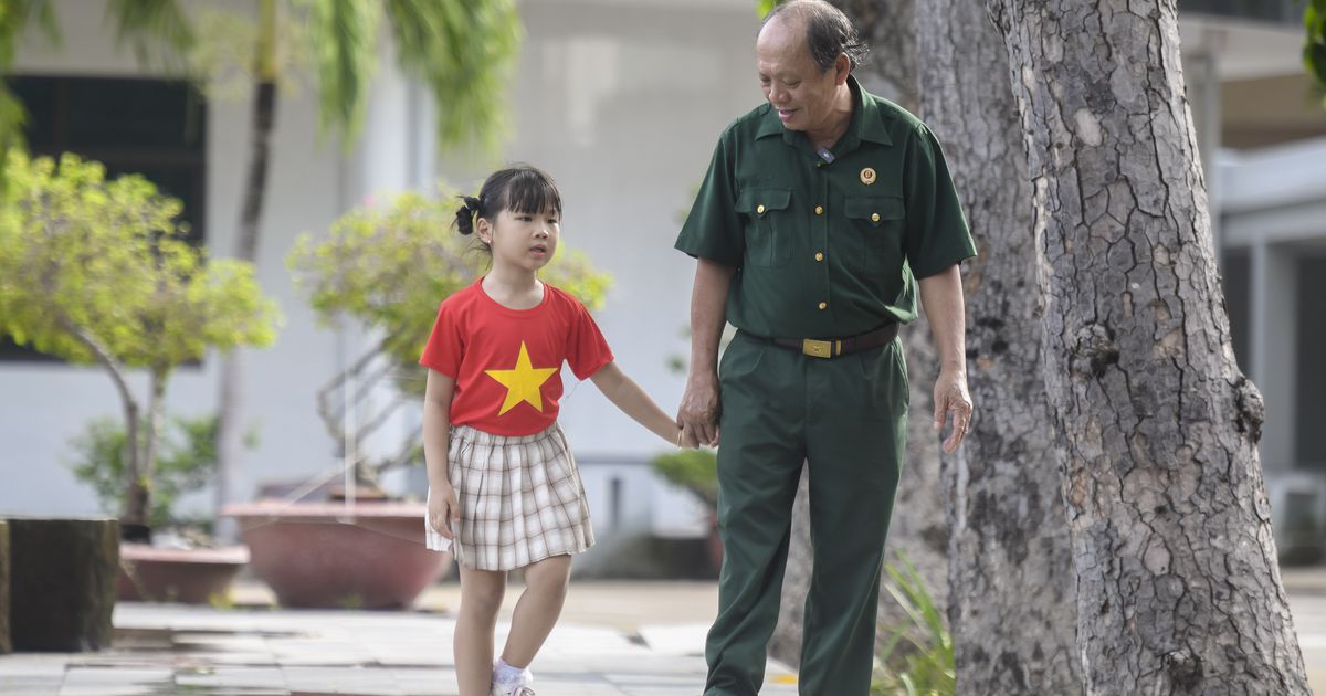 Vinamilk “viết tiếp câu chuyện hòa bình” bằng tranh và hành động