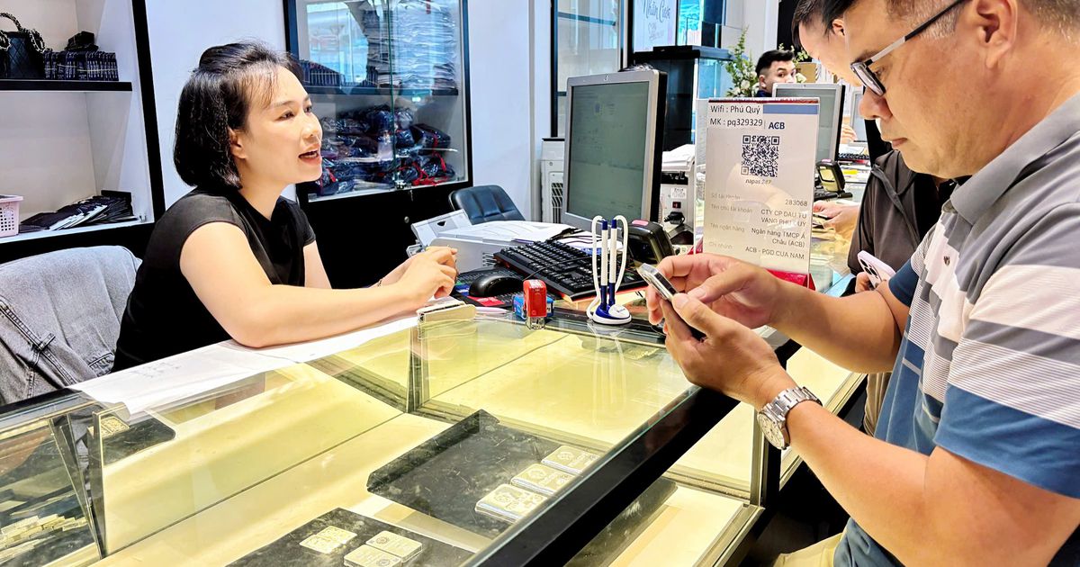 Vàng hiếm, nhà đầu tư đổ xô mua bạc: Từ “trào lưu” thành xu hướng tích trữ