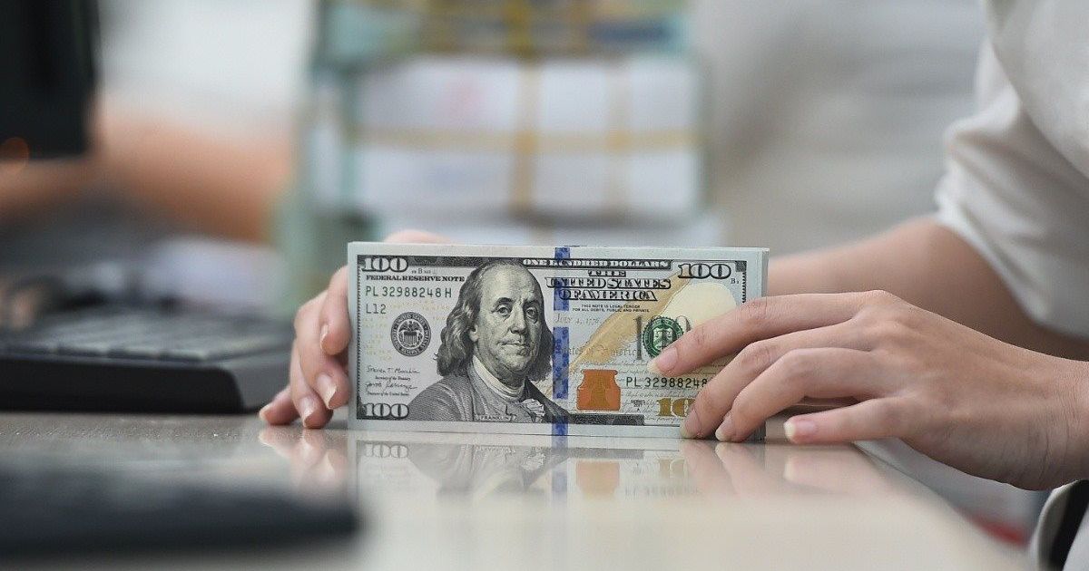 Chuyên gia nói gì khi giá USD thị trường tự do tăng mạnh?