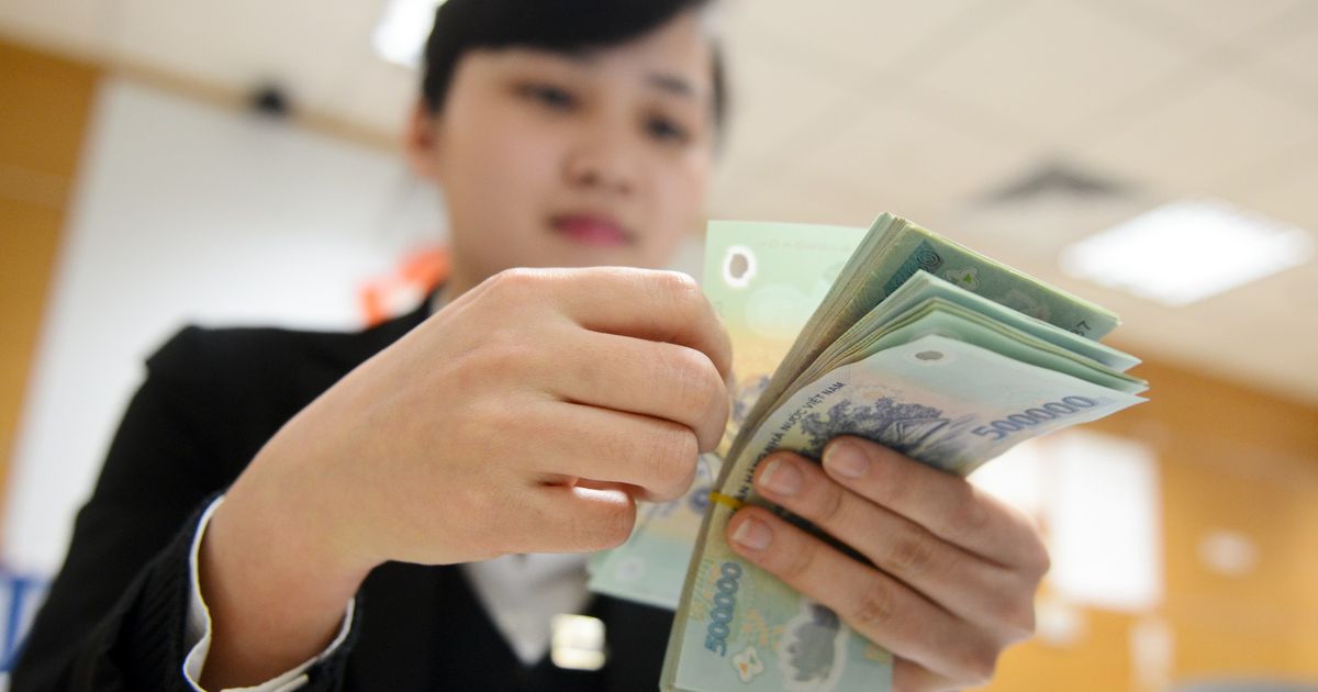 Nhân viên ngân hàng có thu nhập cao nhất: Techcombank, TPBank, Vietinbank, VPBank, BIDV, Sacombank…