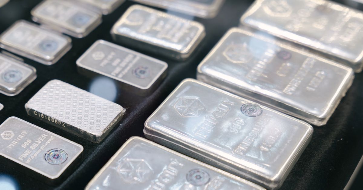 Giá bạc thỏi Phú Quý tăng mạnh, đà tăng của bạc dự báo chưa dừng lại