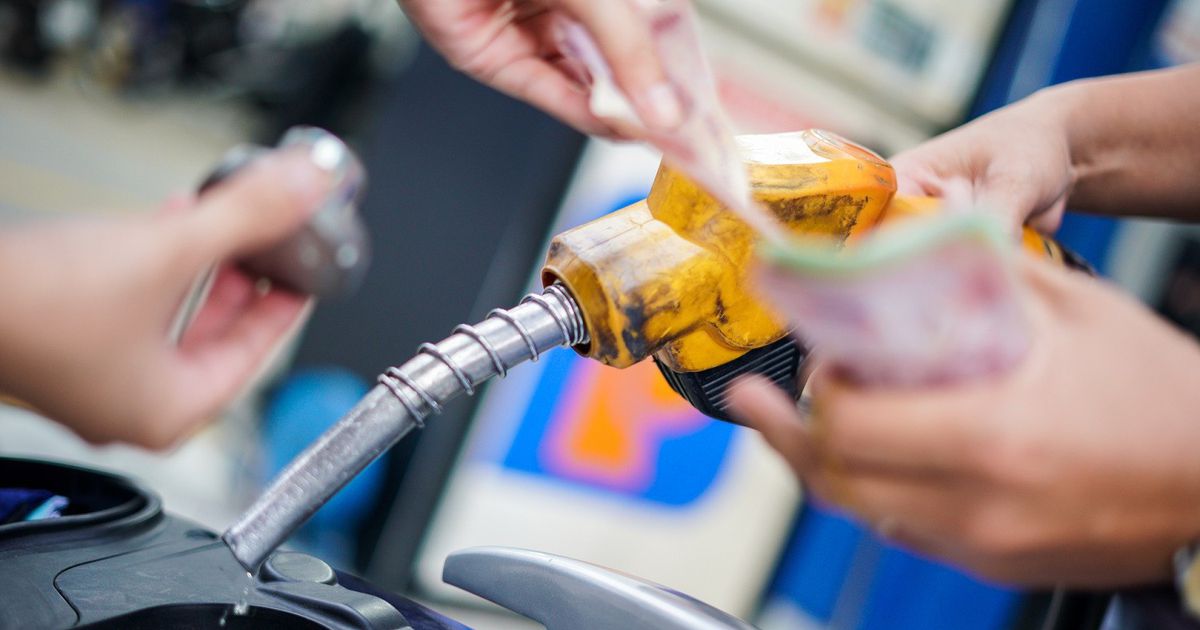 Giá xăng dầu đồng loạt biến động mạnh từ 23 giờ ngày 24/3