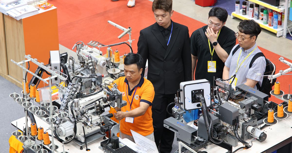 Xu hướng công nghệ AI và tự động hoá: Giải pháp bền vững cho ngành dệt may