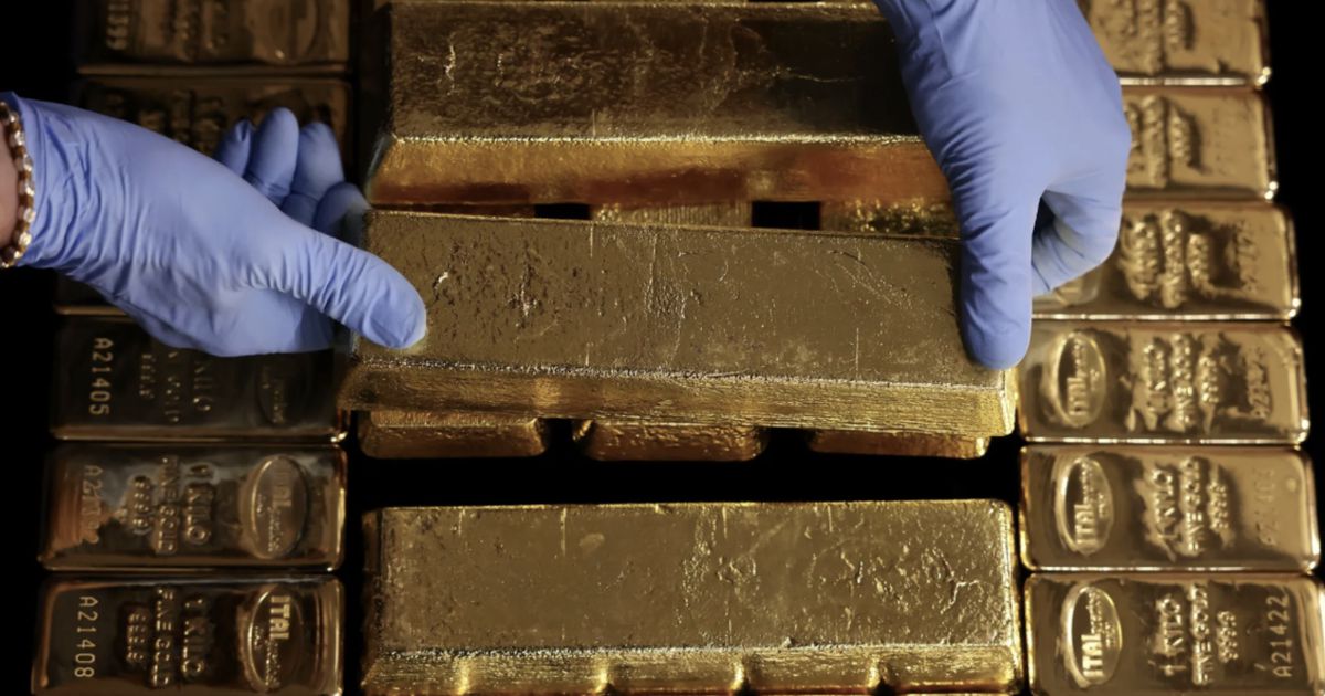 Quỹ vàng lớn nhất thế giới bất ngờ mua hơn 7 tấn vàng chỉ trong một phiên