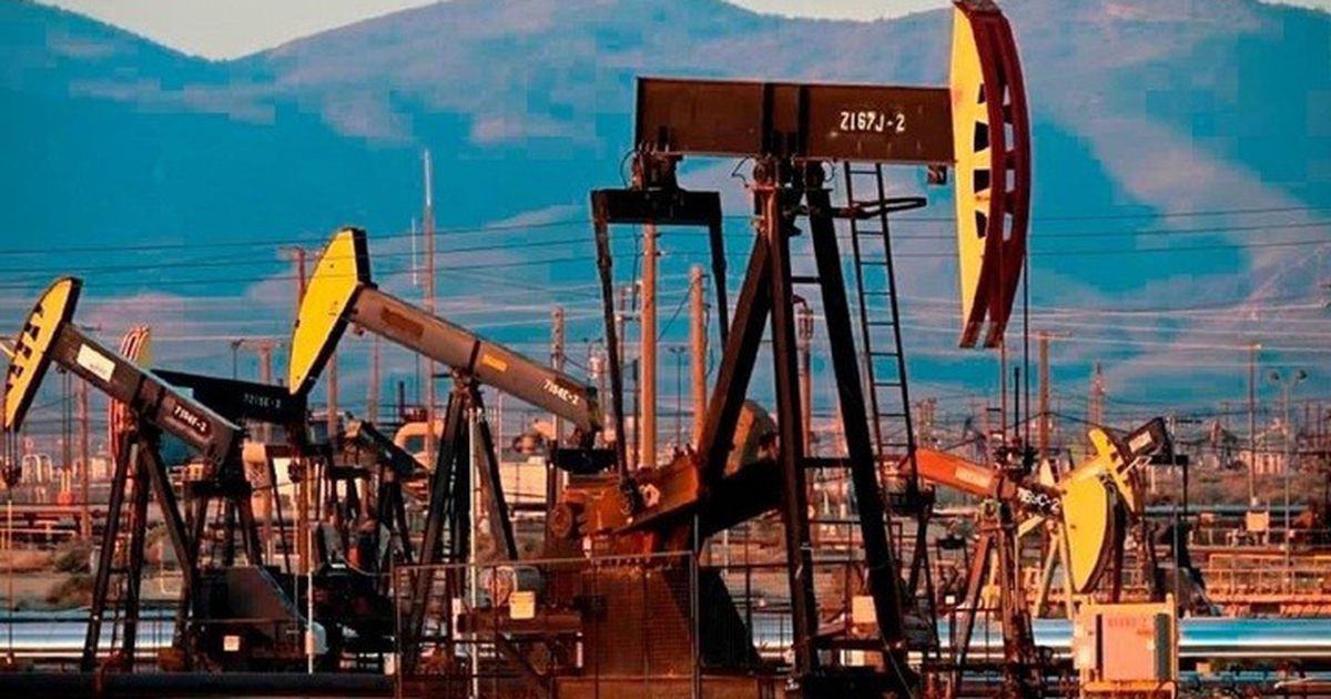 Giá dầu thế giới tăng 2% vào ngày 28/8/2026