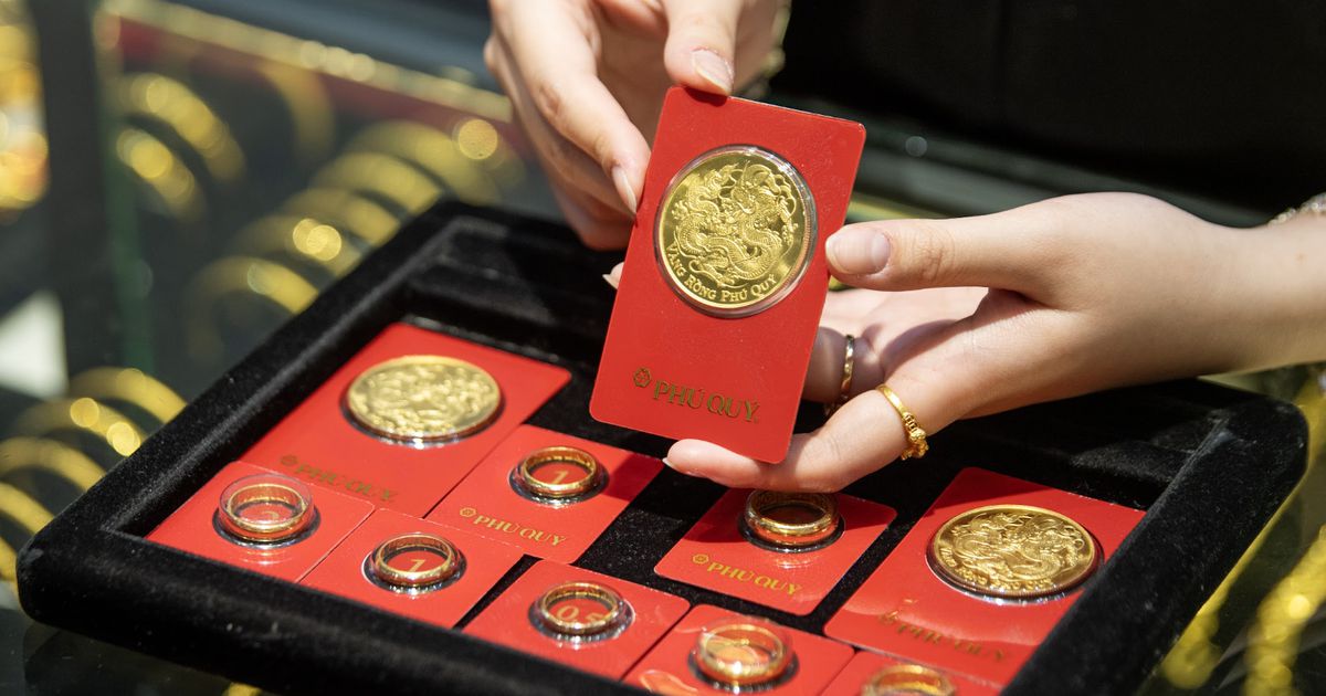 Giá vàng trong nước lao dốc sau kỳ nghỉ lễ
