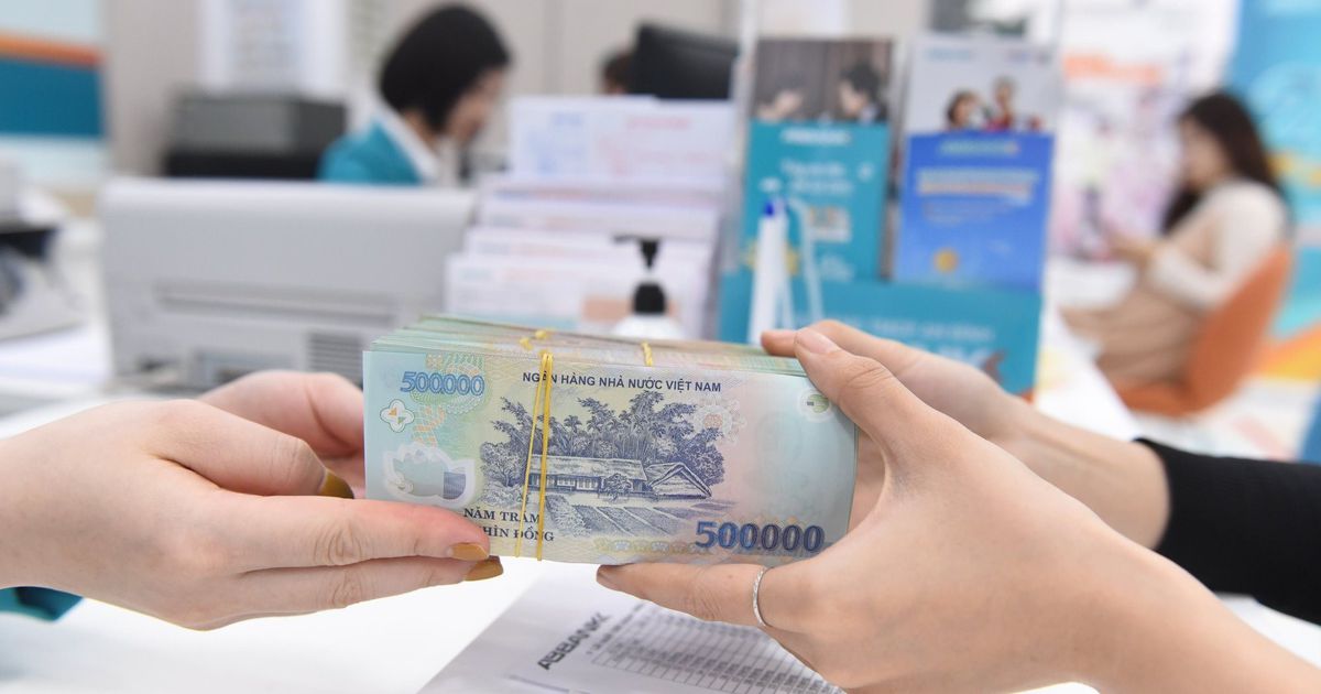 Tiền gửi dân cư lập đỉnh hơn 11,2 triệu tỷ đồng