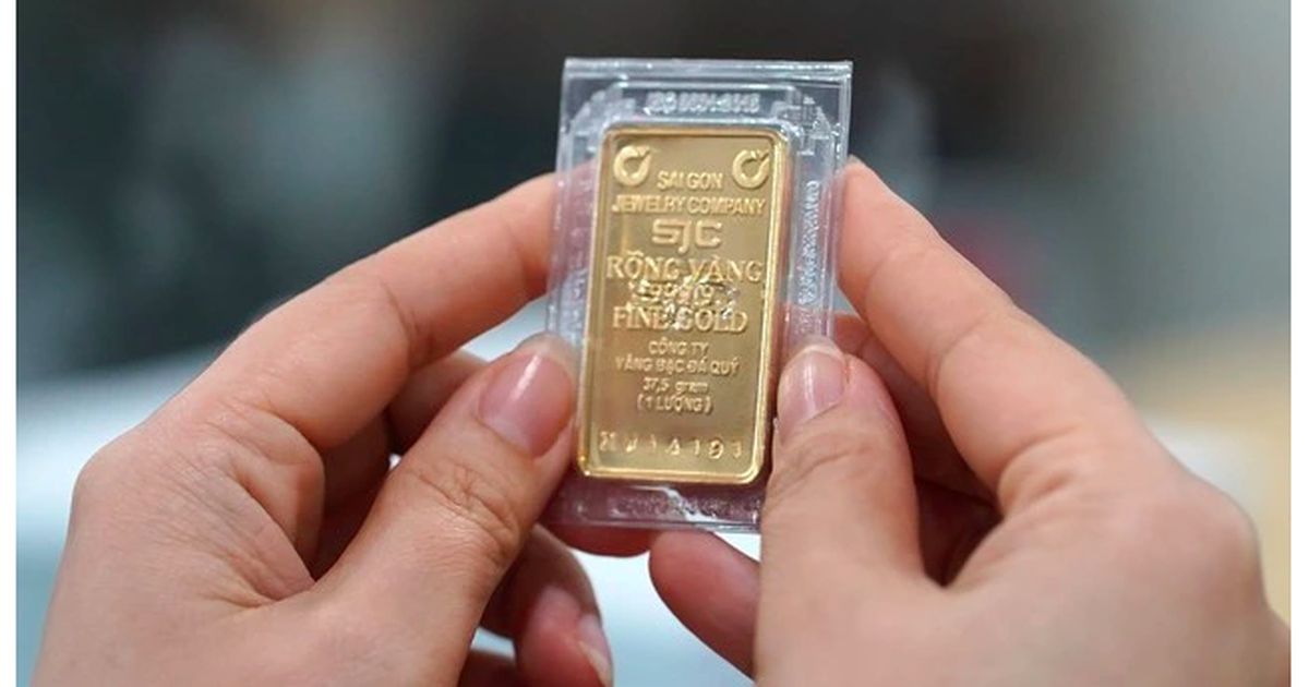 Giá vàng SJC biến động ngược chiều thế giới