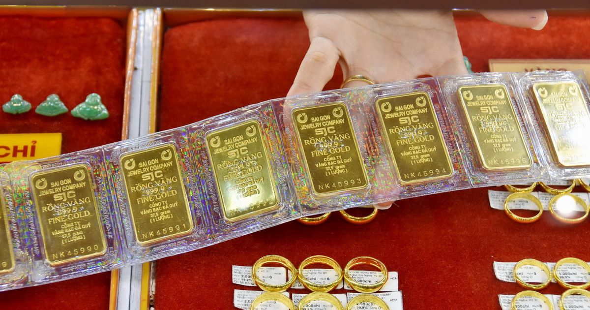 Giá vàng SJC đi lên theo đà thế giới