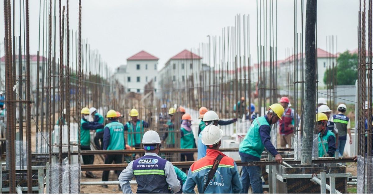 Hơn 2.000 công nhân và máy móc thi công xuyên ngày đêm tại dự án Aqua City của Novaland