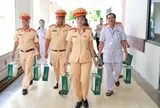 Trao yêu thương đến bệnh nhi tại Bệnh viện Đa khoa Sơn Tây
