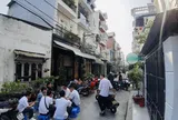 Môi giới bất động sản “đói”