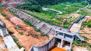 Công trình trọng điểm hư hỏng nặng sau 2 năm tạm dừng thi công