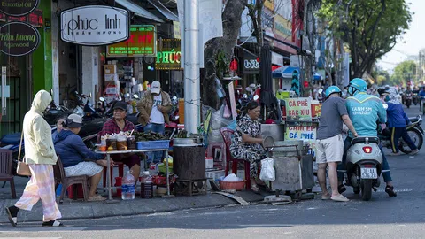 [Video] Hà Nội nghiên cứu cơ chế cho thuê vỉa hè nhằm phát triển kinh tế đêm