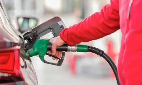 Giá xăng dầu hôm nay 26/12: Diễn biến thị trường thế giới và trong nước và dự báo