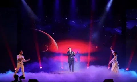 Trần Văn Cường - Á Quân 3 Tiếng hát Bolero và câu chuyện "Hổ phụ sinh hổ tử" trên sân khấu âm nhạc Việt