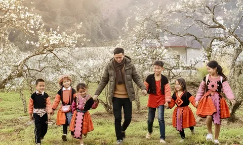 Gieo xuân trên đỉnh cổng trời